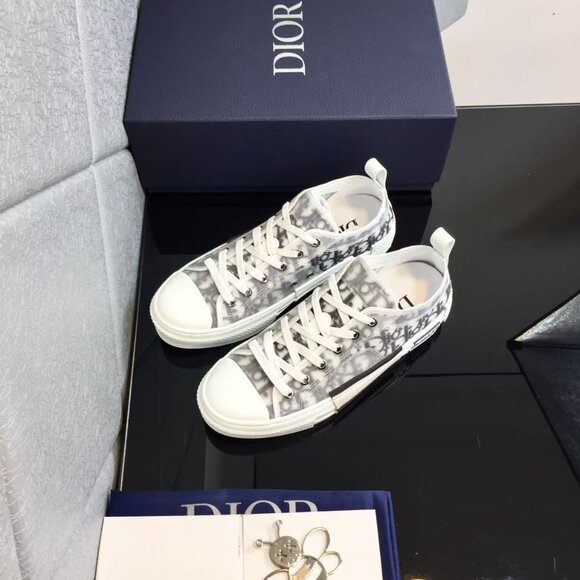 Dior Blue & White Oblique Lowtop B23 Sneakers – Savonches Dior White and blue Sneakers low top B23